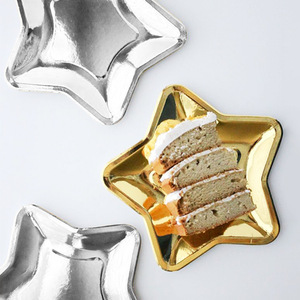 Nouvel ensemble de vaisselle jetable écologique tendance, assiettes en papier uniques en forme d'étoile et de cœur pour les fêtes sur le thème des anniversaires - Product Image 4