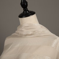 Tissu Hijab en Satin de Polyester Jacquard à Rayures Fil Argenté B9 Antistatique pour la Turquie et le Maroc – Mode Pudique, Toucher Doux