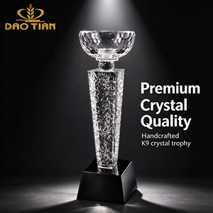 Trofeo in <span class=keywords><strong>Cristallo</strong></span> Sabbiato Personalizzato Eco-Friendly, Coppa Premio Campione, Trofeo Sportivo in Vetro con Base Nera Incisa Personalizzabile - Product Image 6