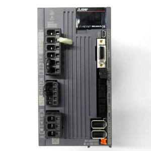 Controlador PLC Original Nuevo MR-J4-200TM4-EIP, Controles Industriales MR-J4-70A MR-J4-200A, Controlador de Motor Mrj4200tm4eip MR-J4-70A MR-J4 - Product Image 1