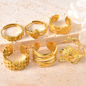 Bague de mariage pour femme en acier inoxydable plaqué or 18 carats, tendance et polyvalente avec un design ouvert réglable - Product Image 2