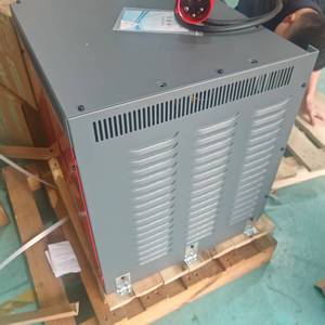 Chargeur haute fréquence pour batterie au plomb de chariot élévateur à palettes 380V 80V 80A avec connecteur RE-MA - Product Image 3