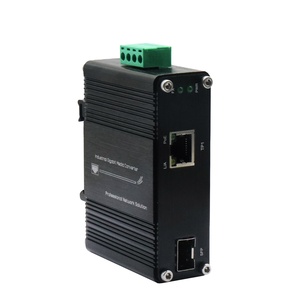 Convertitore di Media Industriale con Amplificatore di Tensione da 2.5G a 10G SFP+ con Uscita di Alimentazione PoE+ 30W in Custodia Metallica - Product Image 1