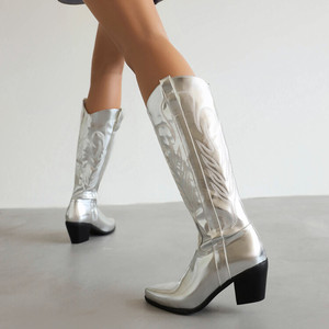 รองเท้าบูทผู้หญิงแบบมีส้นหนา  สำหรับใส่กลางแจ้ง  แบบมีสไตล์  ความยาวปานกลาง  วัสดุมันวาว - Product Image 2