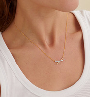Moderno circón con incrustaciones de líneas cruzadas, collares sencillos y versátiles para todos los días, bisutería Premium para jóvenes