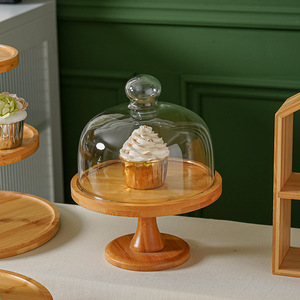 Support à dessert en bois avec dôme en verre pour la présentation de gâteaux de mariage à la maison, style rustique - Product Image 1