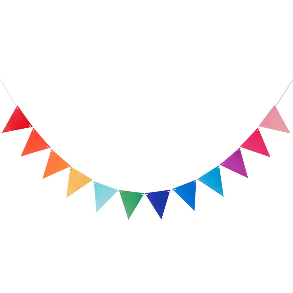 Drapeaux triangulaires de couleurs mélangées