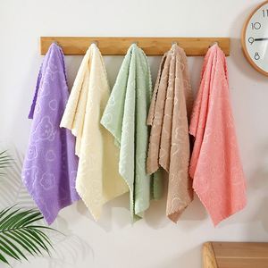Serviette en velours corail, directement de l'usine, douce, absorbante, couleur unie, gaufrée, design multifonctionnel, pour adulte, tissée, antimicrobienne - Product Image 3