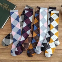 Chaussettes équestres de haute qualité logo personnalisé coussin éponge en coton antidérapant respirant longues chaussettes d'équitation chaussettes équestre logo