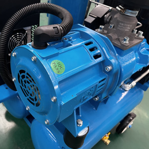 Compressore d'Aria Portatile a Vite Rotativa <span class=keywords><strong>2</strong></span>.<span class=keywords><strong>2</strong></span>-7.5kW 6-8bar 1m/min, Bassa Rumorosità, Maggiore Potenza, Migliori Prestazioni - Product Image 5