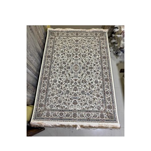 Tapis en soie faits à la main de qualité supérieure avec texture douce, haute durabilité et design élégant, parfaits pour la décoration intérieure du salon et de la chambre à coucher - Product Image 1