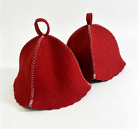 Chapeau de sauna en feutre de laine rouge bordeaux avec surpiqûres en zigzag blanches et bord festonné, résistant à la chaleur, pour hammam et club de sauna