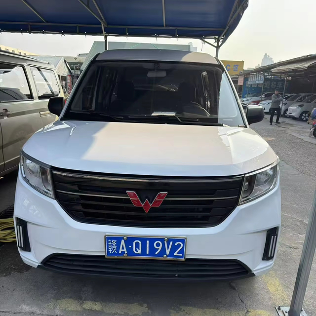 2022 Wuling Zhengcheng MPV Manual 7-Seat Compact Family Business Van Fabric Seats  Left Steering Used Customized Prepayment