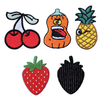 Autocollant pour cheveux de bébé avec logo personnalisé, motif animal fraise adorable, broderie, fermeture auto-agrippante