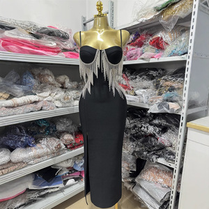 Nuovo <span class=keywords><strong>Abito</strong></span> da Festa <span class=keywords><strong>Nero</strong></span> Sexy di Lusso 2025 con Frange e Diamanti, <span class=keywords><strong>Spacco</strong></span> e Senza Spalline - Product Image 1