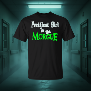 T-shirt unisexe à col rond et manches courtes, imprimé en sérigraphie, avec le motif « Prettiest Girl in the Morgue Gothic Y2k » - Product Image 1