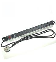 Multiprise PDU 19'' 6 et 7 voies, type UK 13A 250VAC, en alliage d'aluminium, avec rallonge 2,0m, montage sur rack intelligent pour la transmission d'énergie électrique