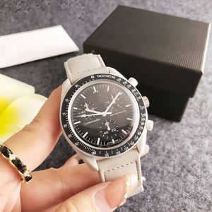 <span class=keywords><strong>Montre</strong></span> chronographe pour femme avec trois sous-cadrans, lunette tachymetre, <span class=keywords><strong>bracelet</strong></span> en <span class=keywords><strong>cuir</strong></span>, onze options de couleur, mouvement à quartz, cadeau pour elle - Product Image 3