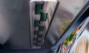 Focus Inc. Étiqueteuse multicolore rouleau à rouleau imprimante à <span class=keywords><strong>jet</strong></span> d'encre adhésive logo PET autocollant machine d'impression d'étiquettes en PVC - Product Image 6