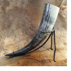 Corne à boire de haute qualité avec support en métal pour corne naturelle de couleur avec utilisation artisanale polie pour la vente - Product Image 4