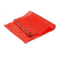 Machine automatique de découpe et de couture pour la production de sacs en filet et de sacs en leno, ligne de production et machine de fabrication