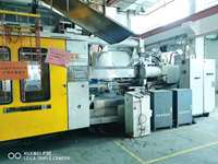 Máquina de Moldeo por Inyección a Gran Escala Toshiba/Shibaura 1000T Usada, Capaz de Producir Parachoques para Automóviles y Pisos de Plástico
