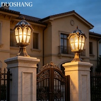 Outdoor Säulenmontierte Aluminium-Solarleuchte IP65 Wasserdicht Warmweiße LED-Beleuchtung Glasschirm E27-Fassung 3 Jahre Garantie