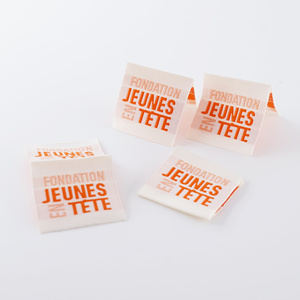 Étiquettes nominatives Vêtements Coudre des étiquettes <span class=keywords><strong>les</strong></span> vêtements et cousues dans l'ordre Tissu Propres étiquettes tissées personnalisées - Product Image 1