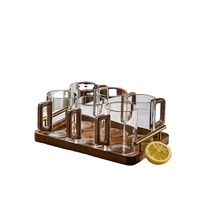 Ensemble de 6 tasses en gros verre borosilicate transparent de luxe avec couvercle ensemble de gobelets résistant à la chaleur avec manche en bois confortable
