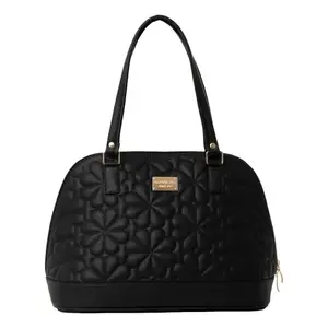 Sac fourre-tout matelassé en cuir véritable pour femme Fana Aubrey M3757 Noir avec doubles poignées et fermeture éclair, style décontracté et minimaliste - Product Image 3