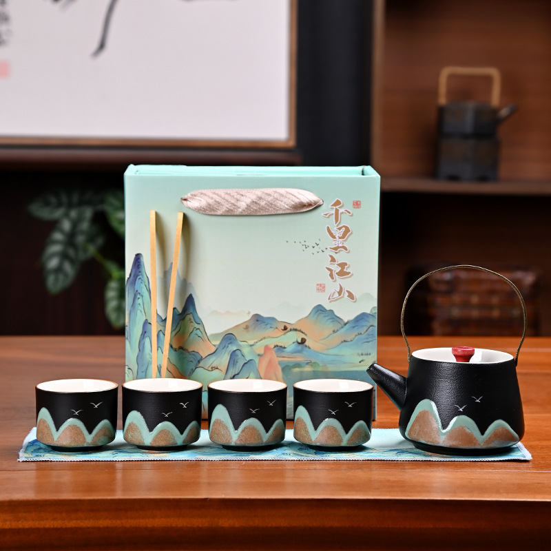 A Thousand Miles of Rivers and Mountains Teapot Set * Black