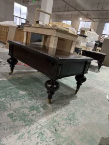 <span class=keywords><strong>Table</strong></span> <span class=keywords><strong>basse</strong></span> <span class=keywords><strong>vintage</strong></span> en bois massif avec tiroir et <span class=keywords><strong>roulettes</strong></span>, finition noyer foncé - Product Image 4