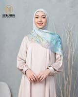 SHENGMO Foulard Hijab Musulman en Crêpe Diamant à Ourlet Biaisé 115*115cm Imprimé, Vente en Gros Usine, Design Personnalisé
