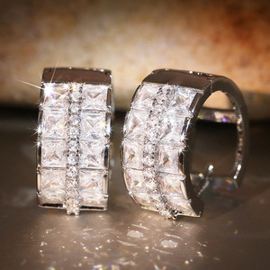 Elegantes Pendientes de Oreja Estilo Coreano para Mujer, Joyería Chic para Uso Diario - Product Image 1