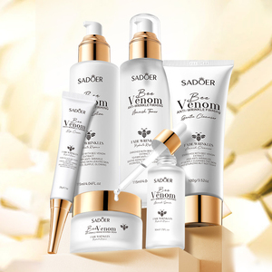 Coffret de Soins Visage SADOER au Venin d'Abeille Anti-Rides, Raffermissant, Éclaircissant et Nourrissant – Six Pièces Hydratantes – Marque Blanche - Product Image 1