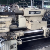 Tour horizontal semi-automatique d'occasion Shenyang CW61125B, robuste, capacité 3000 mm pour le tournage de métaux, prix abordable