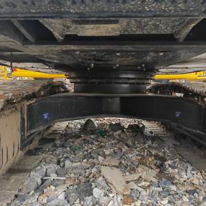 Excavatrice sur chenilles d'occasion Hyundai 220LC-9s d'origine coréenne, 29 tonnes, moteur Volvo - Product Image 6