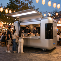 Remorque de camion-restaurant galvanisée, chariot alimentaire mobile avec finition thermolaquée et cadre antirouille pour l'exploitation de snacks en station balnéaire