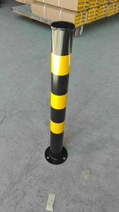 Poteau de signalisation routière en métal pour barrière de sécurité, vente directe usine - Product Image 3