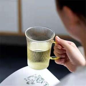 Carafe à eau à motif de lignes verticales bon marché, bouilloire pour usage domestique, <span class=keywords><strong>pichet</strong></span> à eau <span class=keywords><strong>en</strong></span> <span class=keywords><strong>verre</strong></span> pour thé glacé aux fruits <span class=keywords><strong>avec</strong></span> <span class=keywords><strong>bouchon</strong></span> et ensemble de 4 tasses - Product Image 5