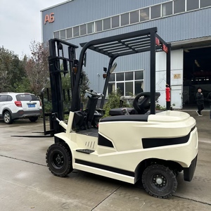 Chariot élévateur diesel 4x4 de 2,5 tonnes à mât bi-étages pour terrains accidentés, avec poste de conduite assis, pour la construction et l'agriculture - Product Image 4