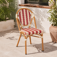Chaise de salle à manger en rotin style bistrot français, rouge et blanche, tressée, empilable, pour extérieur, café, restaurant, terrasse