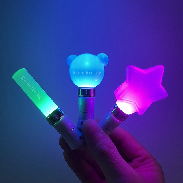 RICHSHINING Custom Cute Star Bear Design LED Keychain Mini Colorful Lightsaber Portable LED Toy Mini Sticks for Promotion Gifts