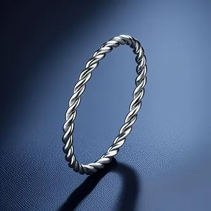 Anello da Donna in Acciaio Inossidabile, Sottile, Semplice e alla Moda, con Design a Spirale Intrecciata - Product Image 3