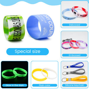 สายรัดข้อมือซิลิโคนสำหรับกีฬาผู้<span class=keywords><strong>ใหญ่</strong></span> แบบขายส่ง สั่งทำได้ ยืดหยุ่นสูง กันน้ำ เป็นมิตรกับสิ่งแวดล้อม ลายนูน ของชำร่วยงานแต่งงาน งานแต่งงานแบบอินเดีย - Product Image 2