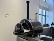 Four à pizza moderne de qualité supérieure, portable, pour l'extérieur, en acier inoxydable, noir titane, à charbon de bois/bois, double usage, allumage piézoélectrique