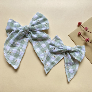 2 unids/set mamá y yo <span class=keywords><strong>accesorios</strong></span> para el cabello Clips de lazo a cuadros Gingham bordado flor mamá y yo pasadores conjunto de Clips de lazo - Product Image 6