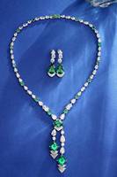 Top qualité bijoux fins femmes élégantes S925 argent laboratoire cultivé pierres précieuses émeraude collier en forme de V longue chaîne de goutte pour mariage