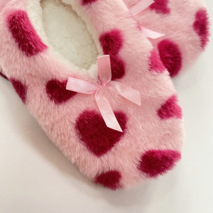 Vente en gros d'usine de chaussures F d'intérieur pour femmes pantoufles de sol en fourrure prix bon marché chaussures pour femmes chaussettes de yoga pour filles - Product Image 5