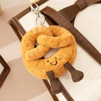 Mini Peluche Creativo con Forma de Pretzel, Pequeña Mascota de Peluche para Colgar en Bolsas de Panadería